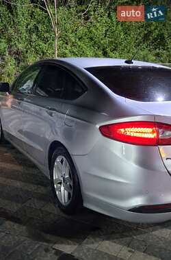 Седан Ford Fusion 2014 в 
