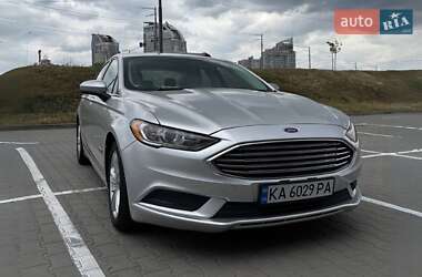 Седан Ford Fusion 2017 в 