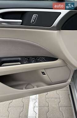 Седан Ford Fusion 2017 в 
