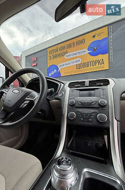 Седан Ford Fusion 2017 в 