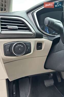 Седан Ford Fusion 2017 в 