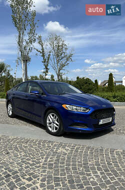 Седан Ford Fusion 2015 в 