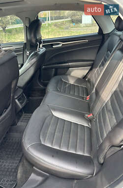 Седан Ford Fusion 2014 в 