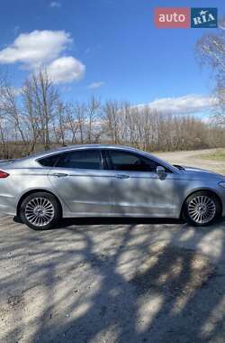 Седан Ford Fusion 2015 в 