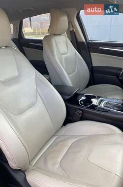 Седан Ford Fusion 2015 в 