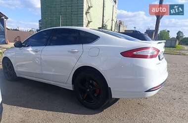 Седан Ford Fusion 2015 в 