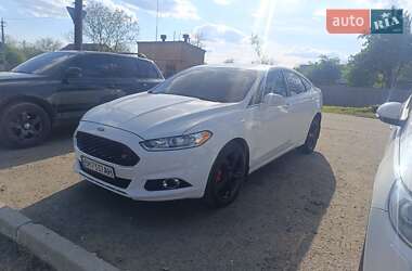 Седан Ford Fusion 2015 в 