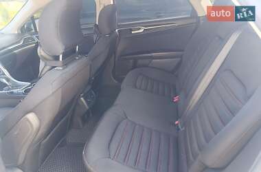Седан Ford Fusion 2015 в 