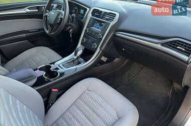 Седан Ford Fusion 2015 в 