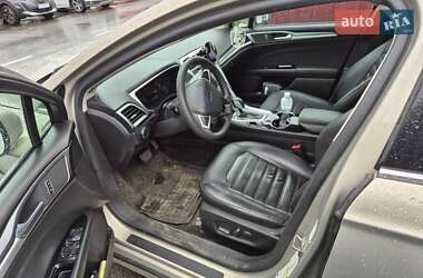 Седан Ford Fusion 2015 в 