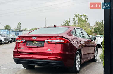 Седан Ford Fusion 2019 в 