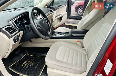 Седан Ford Fusion 2019 в 