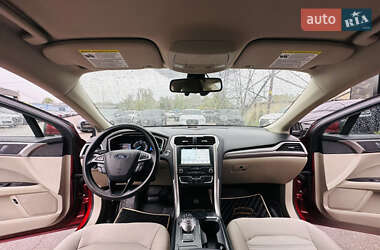 Седан Ford Fusion 2019 в 