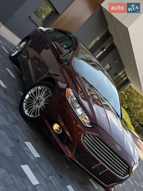 Седан Ford Fusion 2015 в Трускавце