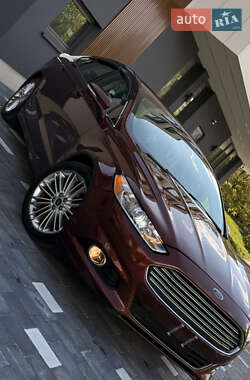 Седан Ford Fusion 2015 в 