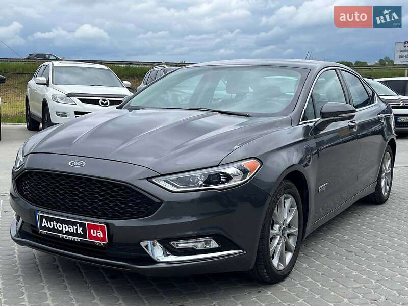 Седан Ford Fusion 2017 в Львове