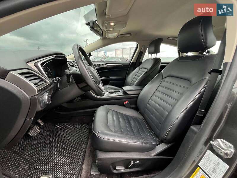 Седан Ford Fusion 2017 в Львове