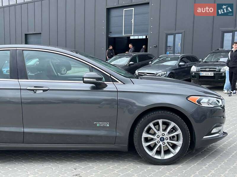 Седан Ford Fusion 2017 в Львове