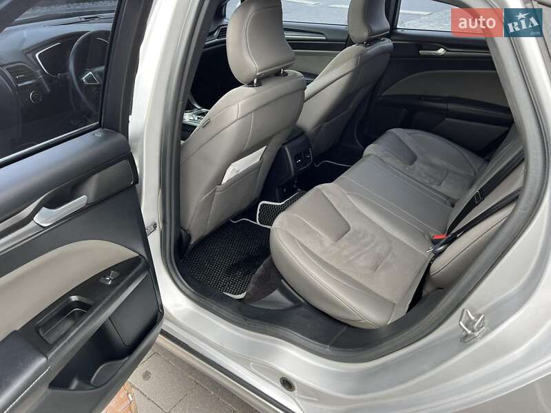Седан Ford Fusion 2016 в Мукачево