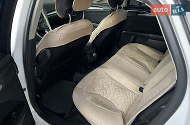 Седан Ford Fusion 2014 в 