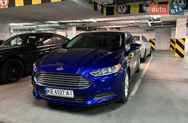 Седан Ford Fusion 2015 в 