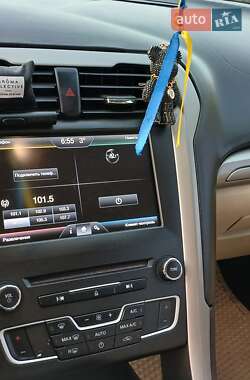 Седан Ford Fusion 2016 в 