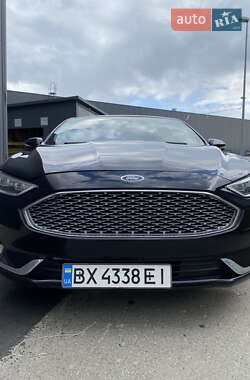 Седан Ford Fusion 2018 в 