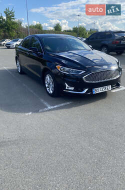 Седан Ford Fusion 2018 в 