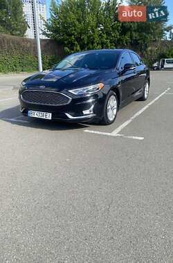 Седан Ford Fusion 2018 в 