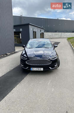 Седан Ford Fusion 2018 в 