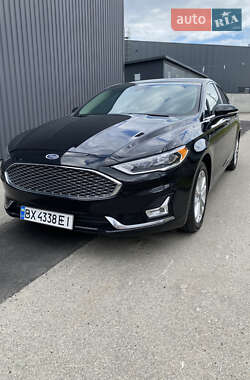 Седан Ford Fusion 2018 в 