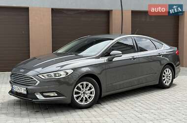 Седан Ford Fusion 2016 в 