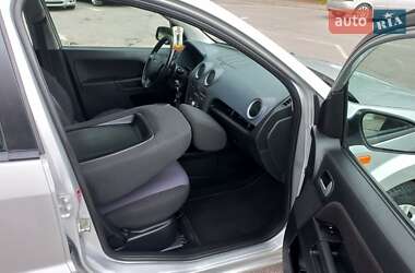 Хэтчбек Ford Fusion 2009 в 