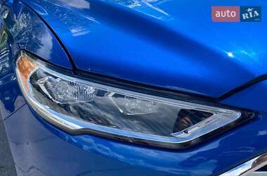 Седан Ford Fusion 2017 в 