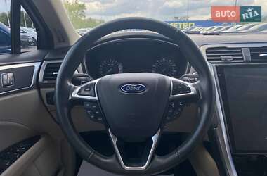 Седан Ford Fusion 2017 в 