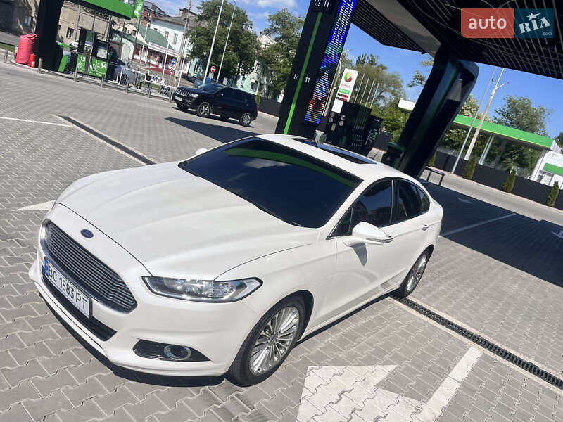Седан Ford Fusion 2015 в 