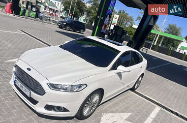 Седан Ford Fusion 2015 в 