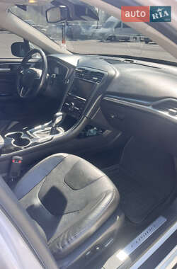 Седан Ford Fusion 2015 в 