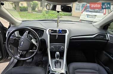 Седан Ford Fusion 2013 в 
