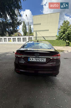 Седан Ford Fusion 2016 в 