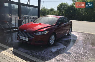 Седан Ford Fusion 2015 в 