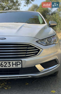 Седан Ford Fusion 2017 в 