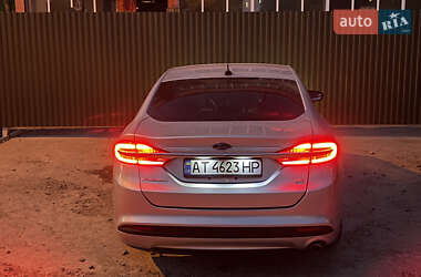 Седан Ford Fusion 2017 в 