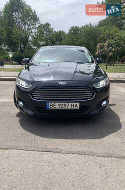 Седан Ford Fusion 2015 в 