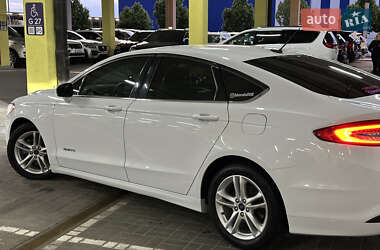 Седан Ford Fusion 2018 в 