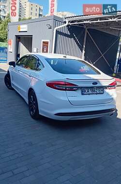 Седан Ford Fusion 2017 в 