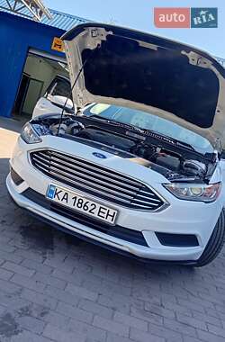 Седан Ford Fusion 2017 в 
