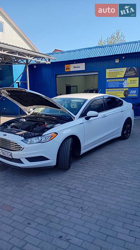 Седан Ford Fusion 2017 в 