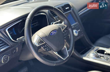 Седан Ford Fusion 2020 в 