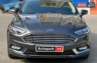 Седан Ford Fusion 2018 в 